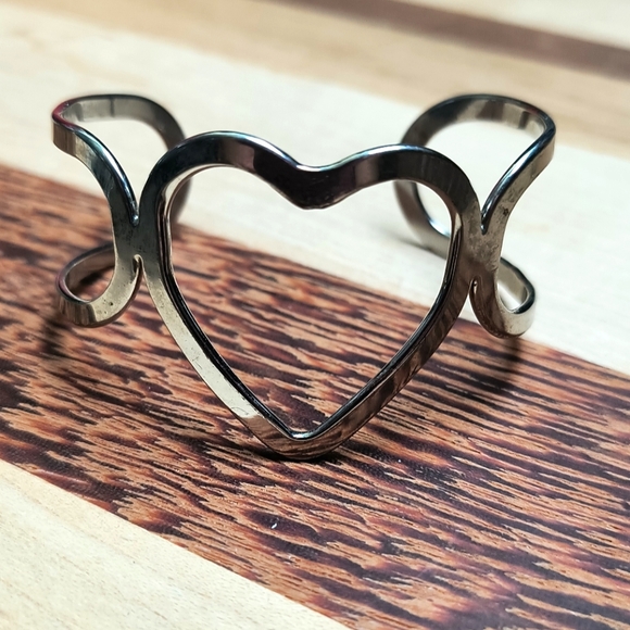 Open Cuff Bracelet Heart Silver Tone Metal Thin Small - Picture 1 of 12